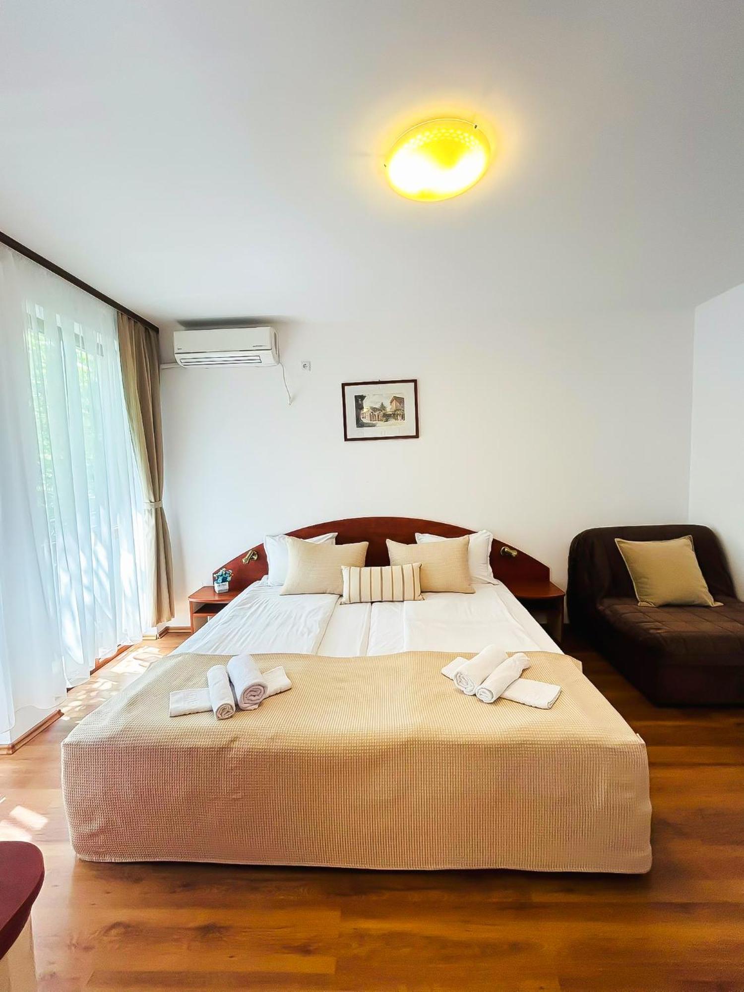 Studio mit Queensize-Bett